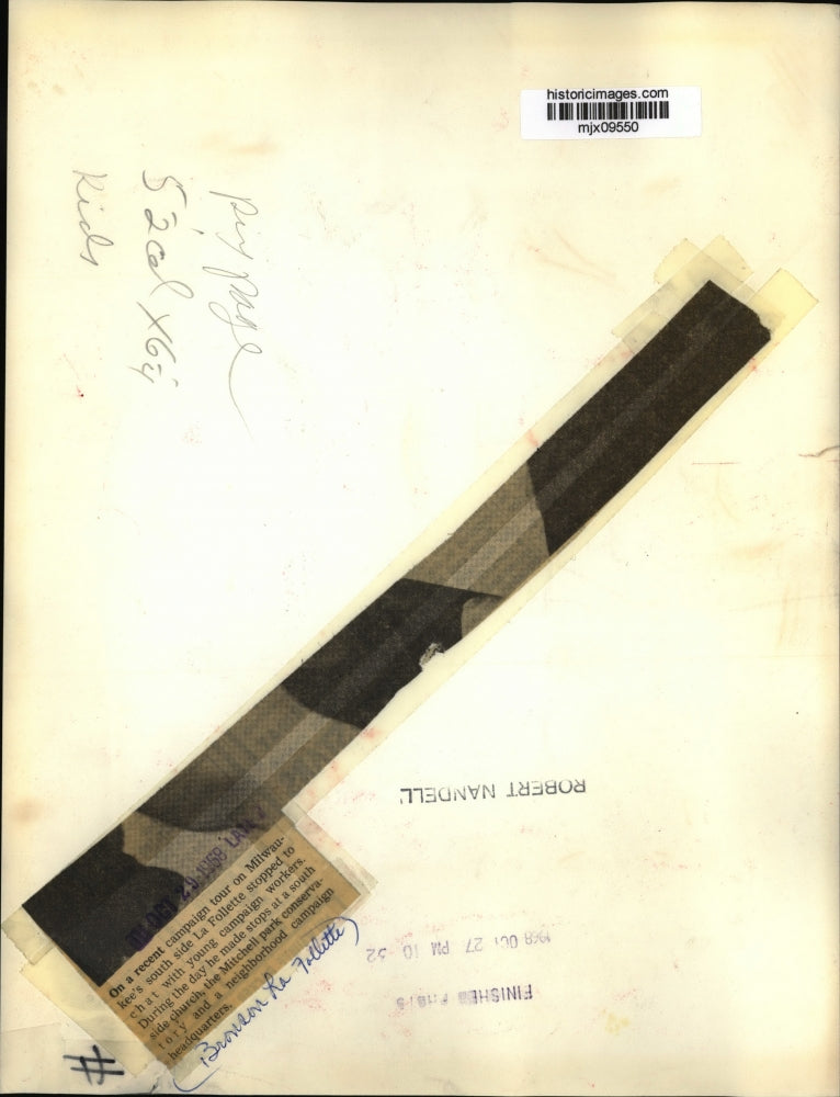 1958 Press Photo Bronson La Follette stopped to chat with young campaign workers