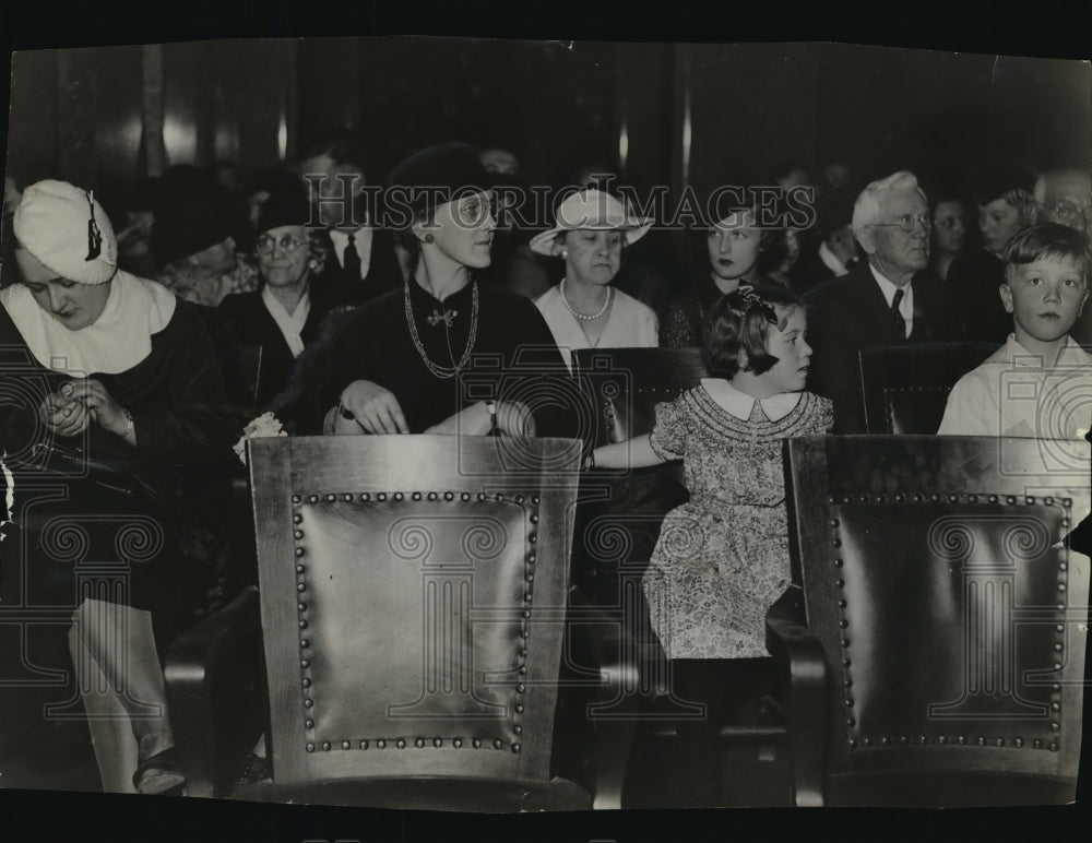 1935 Press Photo Mrs Philip La Follette w/ children Judith & Roberth III
