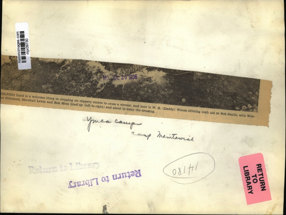 1936 Press Photo YMCA camp, helping hands across the slippery rocks. - mjx09730