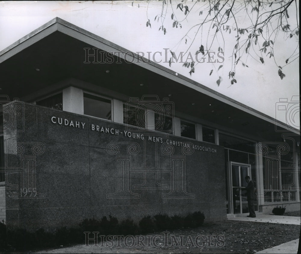 1955 Press Photo The new $166,000 Cudahy YMCA building at 5071 S Lake dr