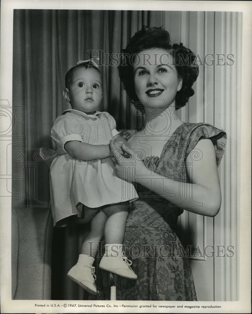 1947 Press Photo Jessica Louise Jackson with singing star mother Deanna Durbin
