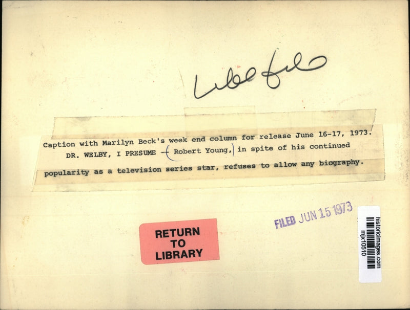 Load image into Gallery viewer, 1973 Press Photo Robert Young, refuses to allow any biography - mjx10510
