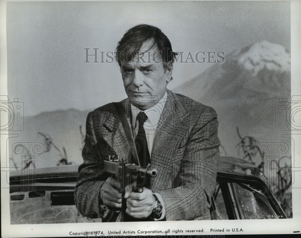 1974 Press Photo Gig Young in &quot;Bring Me The Head of Alfredo Garcia,&quot; - mjx11043