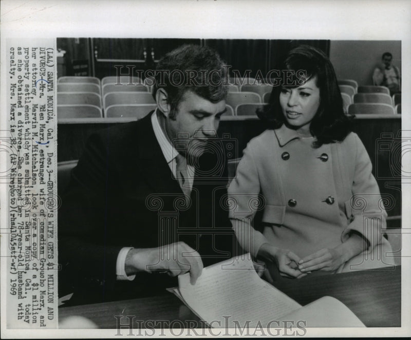 Load image into Gallery viewer, 1969 Press Photo Eden Marx, Groucho Marx's ex-wife &amp; lawyer Marvin M Mitchelson
