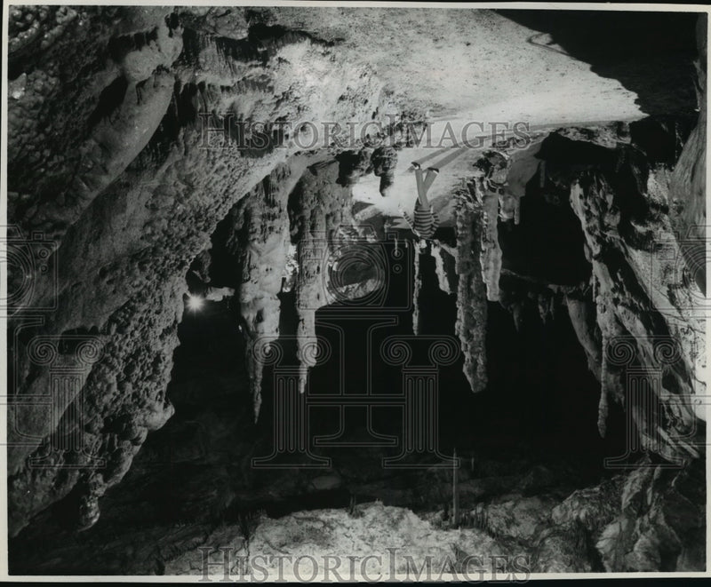 Load image into Gallery viewer, 1969 Press Photo Interior of the Cathedral caverns, Grant, Alabama - mjx11579
