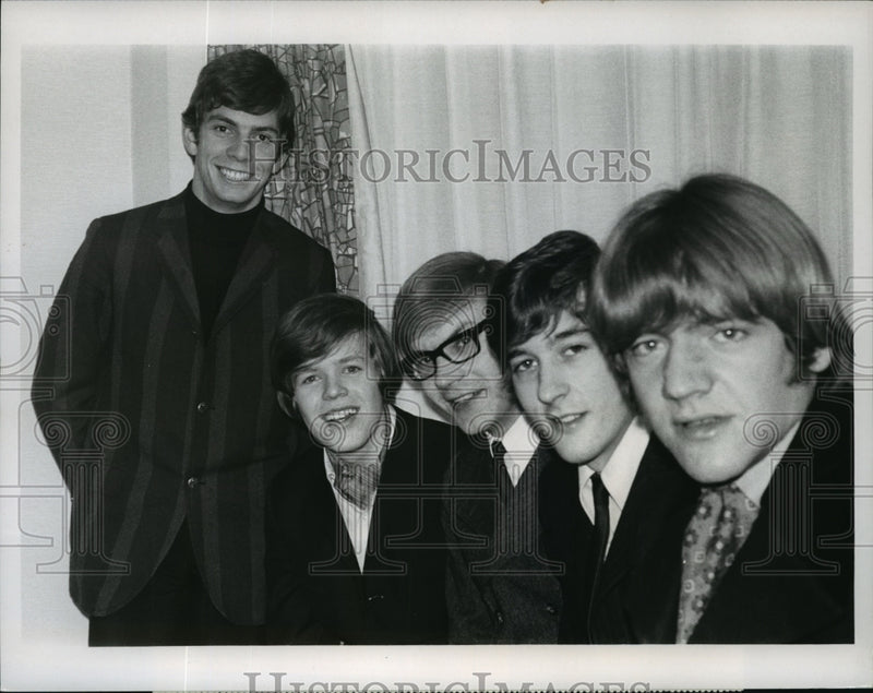 Load image into Gallery viewer, 1967 Press Photo Herman's Hermits, in "Inside Pop -- The Rock Revolution"
