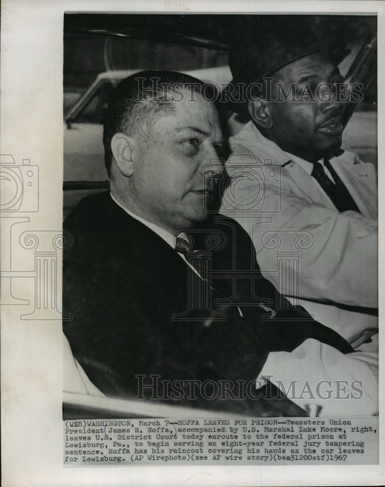 1967 Press Photo Teamsters Union President James R Hoffa en route federal prison- Historic Images