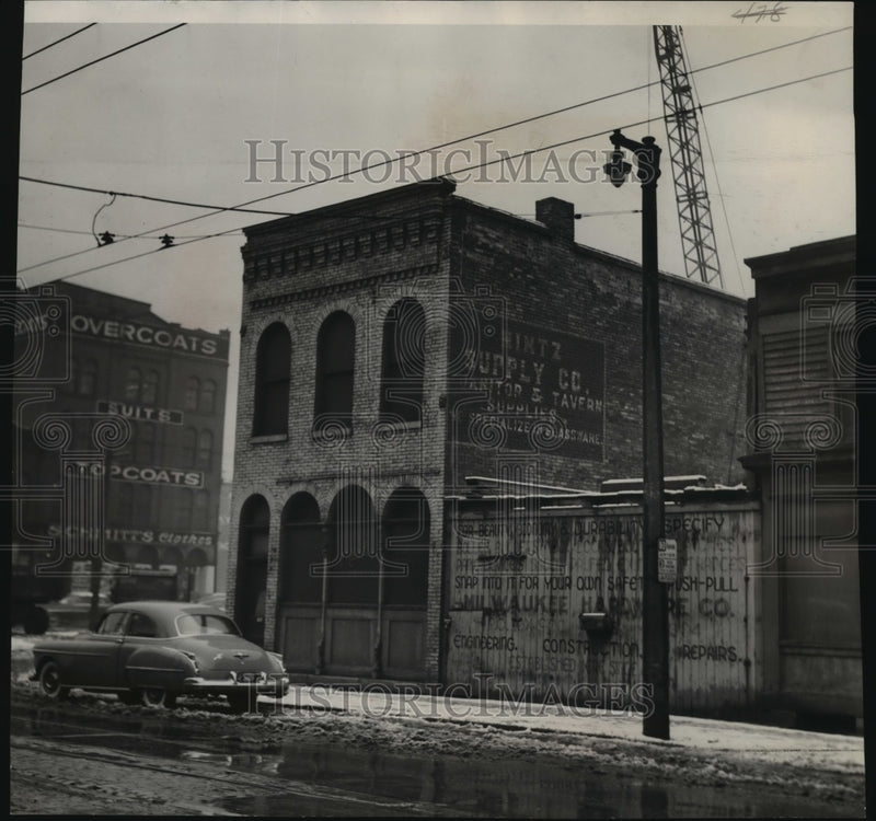 Load image into Gallery viewer, 1950 Press Photo William B Boles, home and shop standing in the way of city plan
