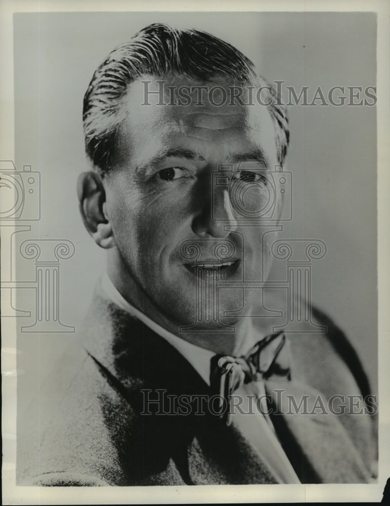 1955 Press Photo Ray Bolger spearheads American Red Cross blood drive