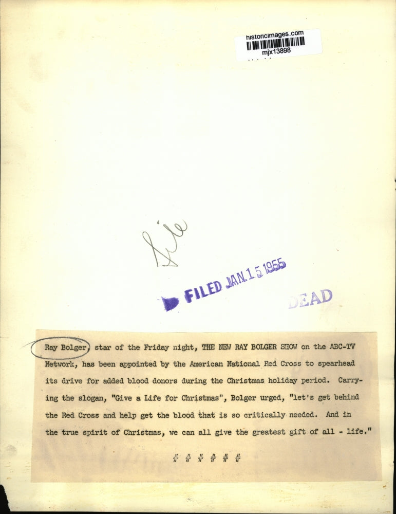 1955 Press Photo Ray Bolger spearheads American Red Cross blood drive