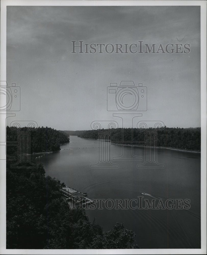 1955 Press Photo Boat dock at Lake Cumberland State Park, Kentucky - mjx14555