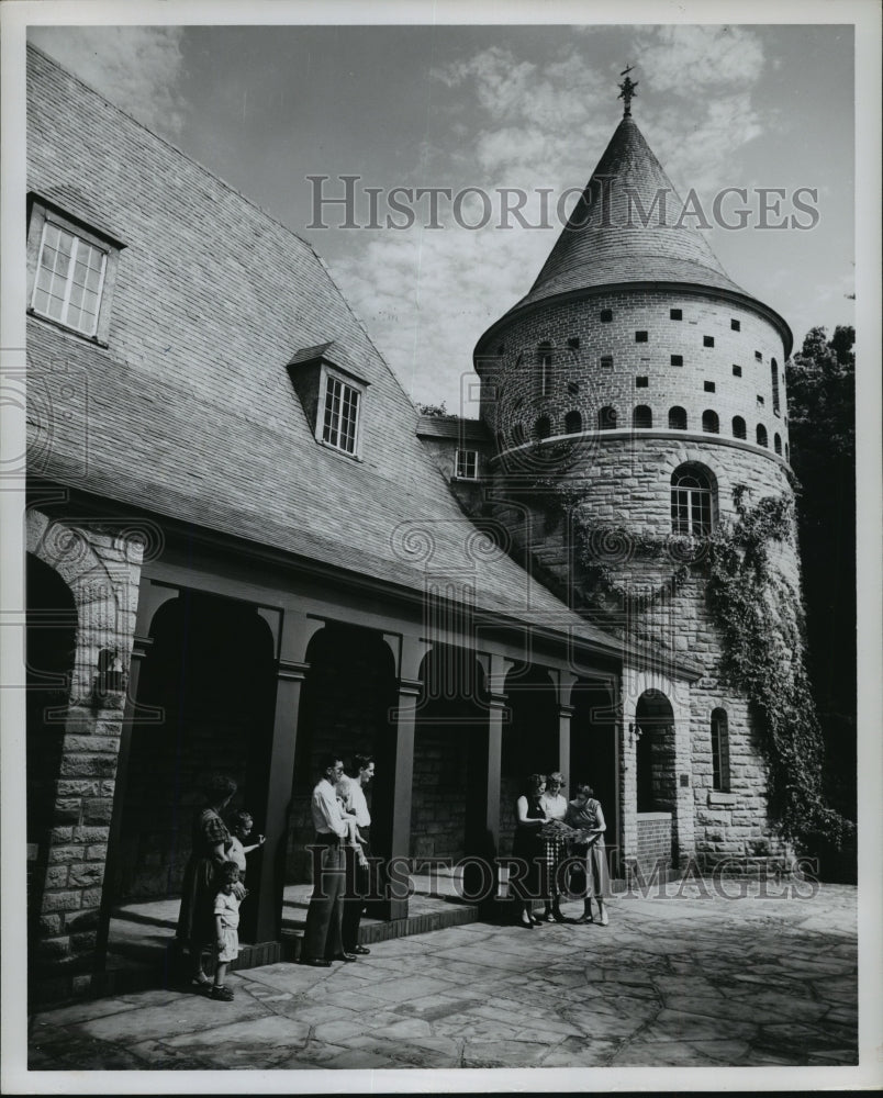 1955 Press Photo French Provincial bldg at James Audubon State Park, Kentucky- Historic Images