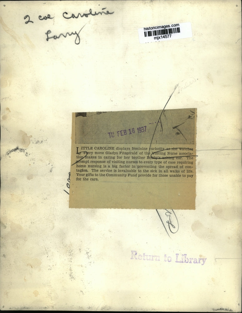 1937 Press Photo Nurse Gladys Fitzgerald cares for sick children in their home.