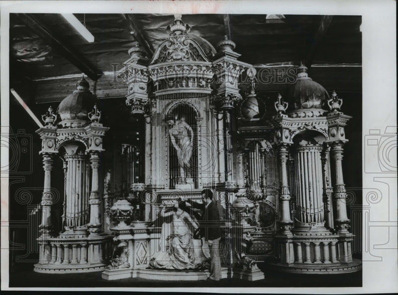 Load image into Gallery viewer, 1973 Press Photo Taj Mahal, an ornate organ in a dance hall in Antwerp, Belgium
