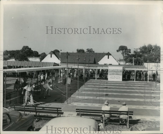 1957 Press Photo Bartlett Club's new tournament courts in St. Petersburg, Fla.- Historic Images