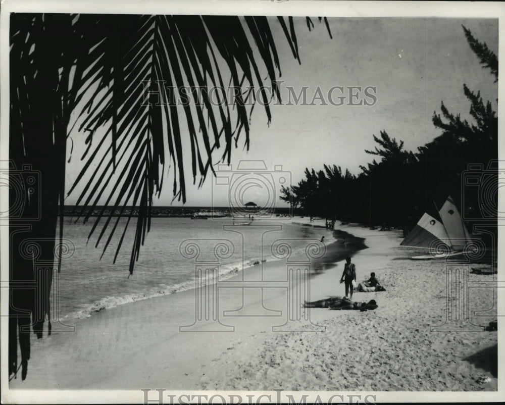 1974 Press Photo Paradise Island just a boat ride from Nassau in the Bahamas