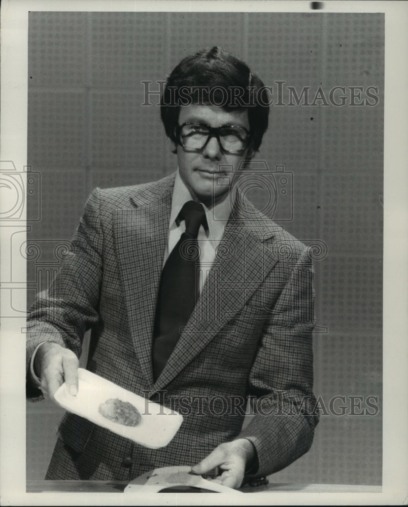 1977 Press Photo Johnny Carson introduces new character, David Howitzer