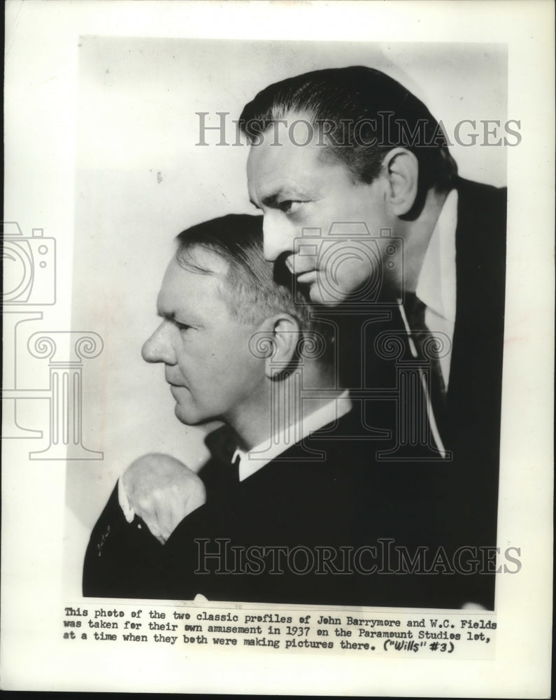 1937 Press Photo John Barrymore and W.C. Fields at Paramount Studios.- Historic Images