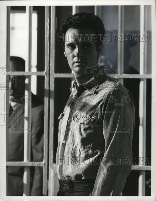 1977 Press Photo Alan Alda in "Kill Me If You Can" on "The Big Event"- Historic Images