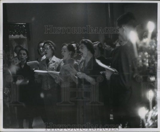 1956 Press Photo Choir of Western embassies sing out over Peking.- Historic Images