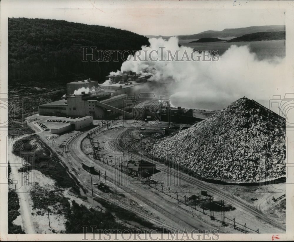 1952 Press Photo View of Marathon Paper Mills of Canada, Ltd. - mjx18765