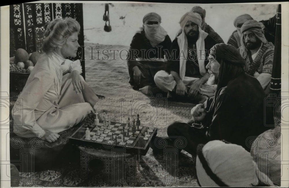 1975 Press Photo Candice Bergen and Sean Connery in The Wind and the Lion.- Historic Images