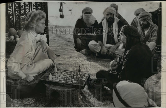 1975 Press Photo Candice Bergen and Sean Connery in The Wind and the Lion.- Historic Images