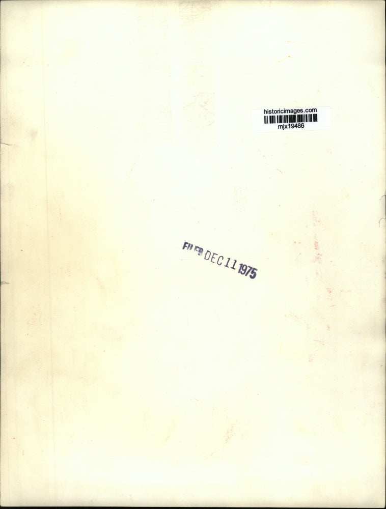 1975 Press Photo Micheal Carvin is led out of secret service headquarters