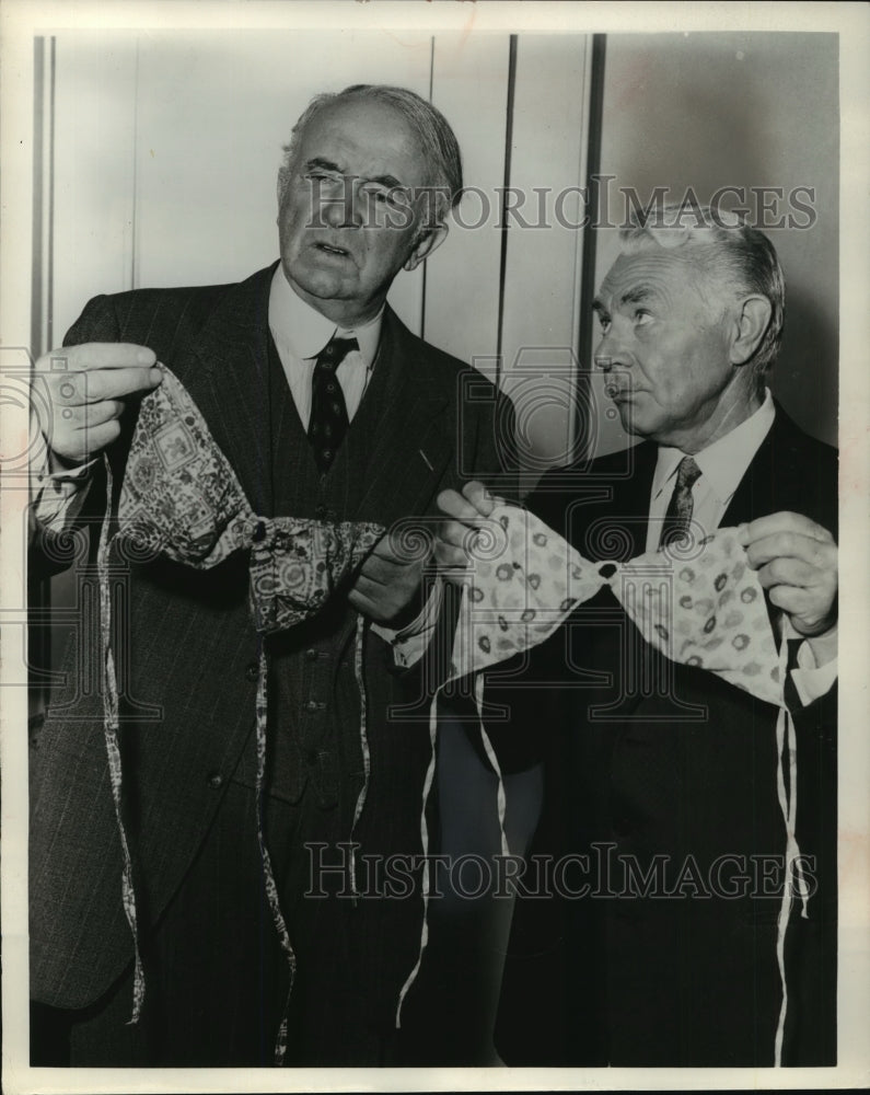 1961 Press Photo Walter Brennan-Actor, with Charlie Ruggles on &quot;The Real McCoys&quot;- Historic Images