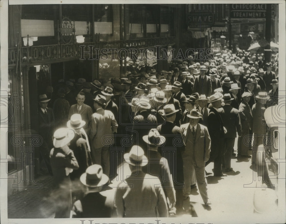 1934 Press Photo California-Cities-San Francisco-Misc.-Waiting in line for food.