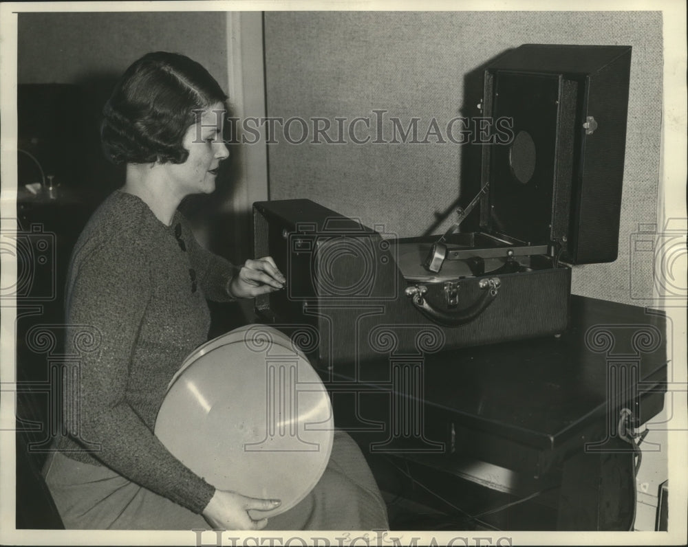 1934 Press Photo &quot;Talking Book&quot; being &#39;read&#39; by a blind girl in New York- Historic Images