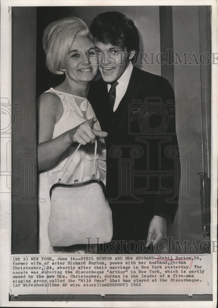 1965 Press Photo Sybil Burton with new husband, Jordan Christopher. - mjx20970