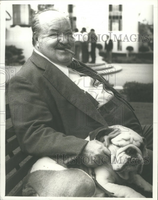 1989 Press Photo William Conrad in "Gunsmoke" photo with bulldog Max - mjx21174- Historic Images