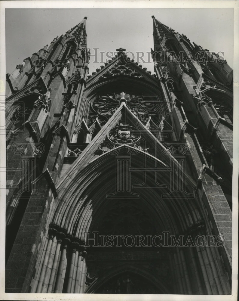 1951 Press Photo New York City-St. Patrick's Cathedral-Easter Parade.