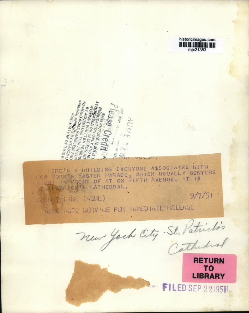 1951 Press Photo New York City-St. Patrick's Cathedral-Easter Parade.