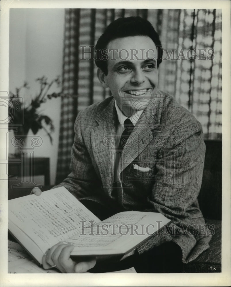 1963 Press Photo Lorin Maazel, noted American Conductor - mjx21633