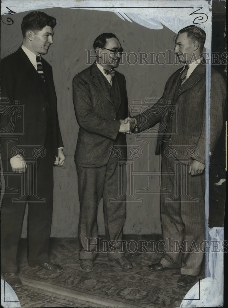 1928 Press Photo Frank Murray-Football Coach-Marquette, with retiring Joe Leary.- Historic Images