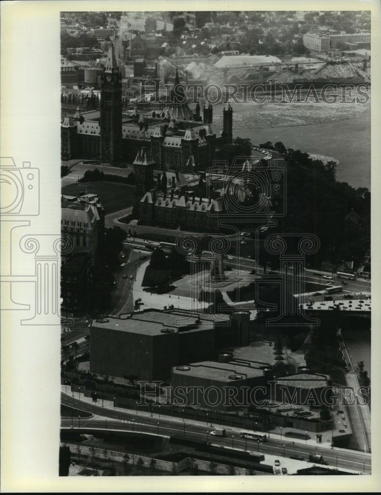 1981 Press Photo Canada-Ontario-Cities-Ottawa-Aerial view of the Parliament bldg- Historic Images