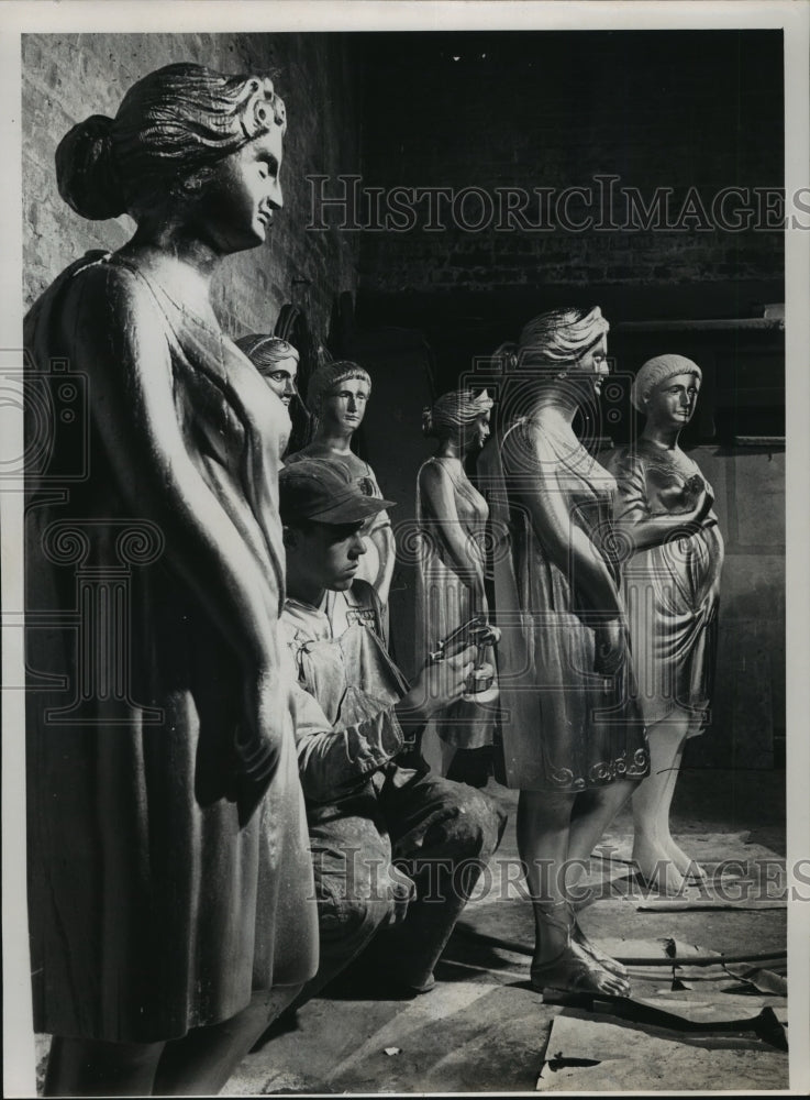 Load image into Gallery viewer, 1964 Press Photo Circus World Museum - mjx22120
