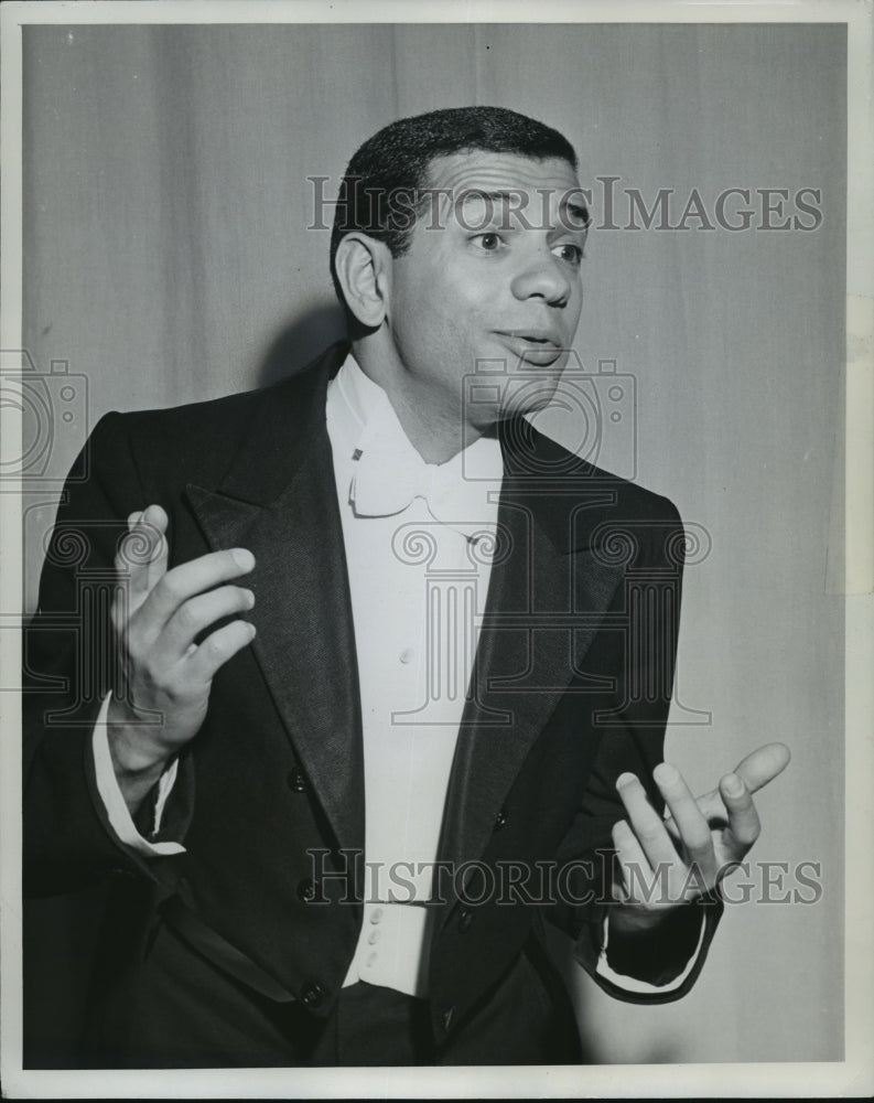 1961 Press Photo Robert Clary-Singer-&quot;La Plume De Ma Tante.&quot; - mjx22154- Historic Images