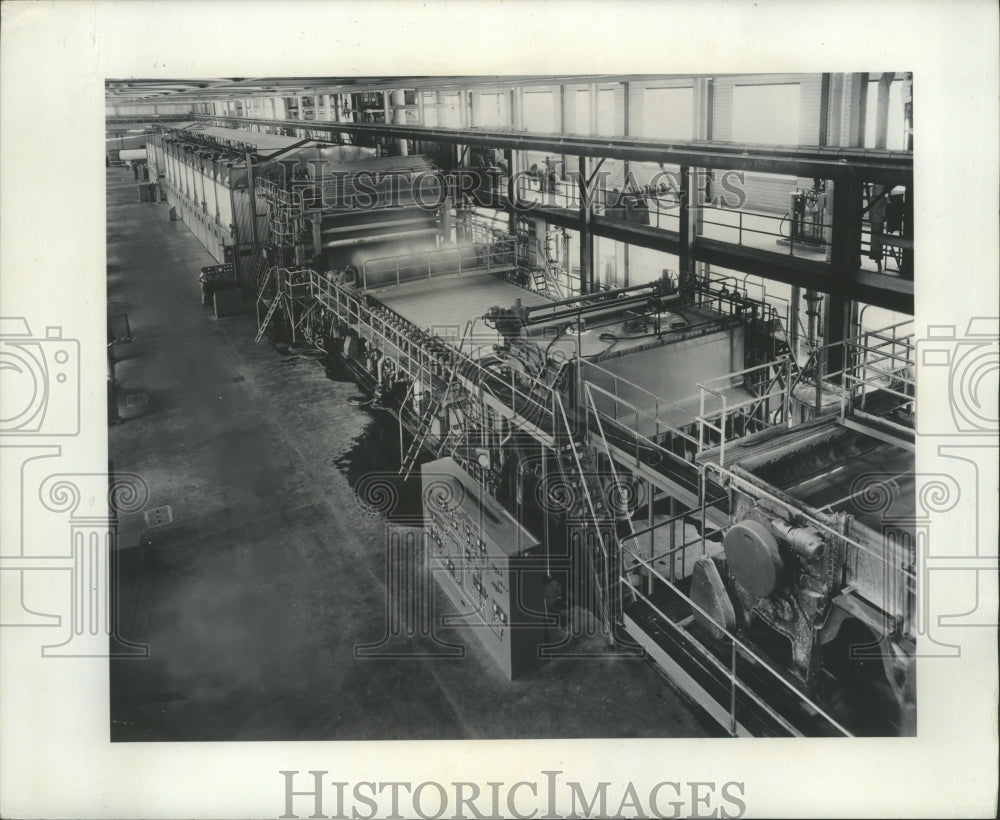 1969 Press Photo Paper Machine at the Biron Division of Consolidated Papers, Inc