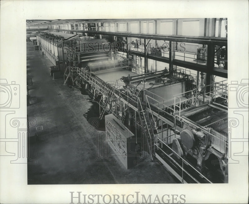 Load image into Gallery viewer, 1969 Press Photo Paper Machine at the Biron Division of Consolidated Papers, Inc
