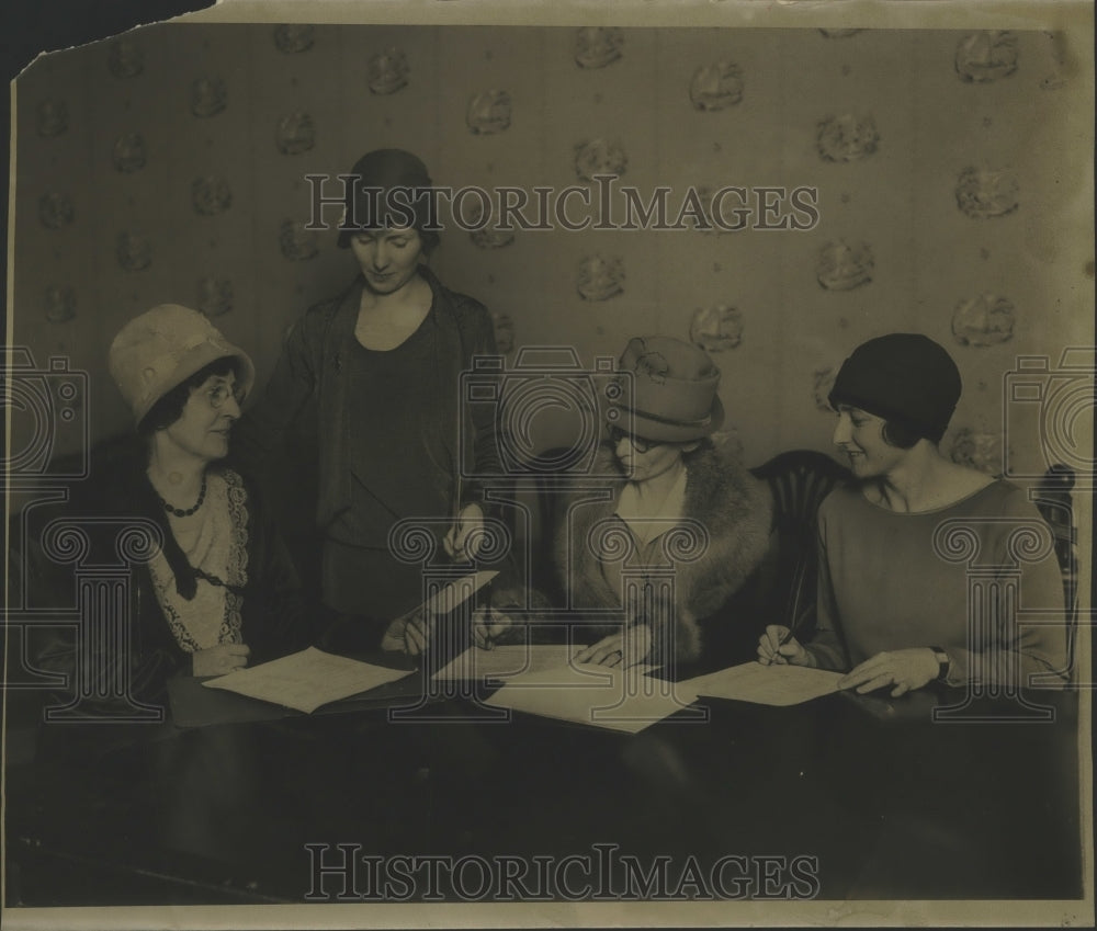 1928 Press Photo Helen Moore at a League of Women&#39;s Voters convention