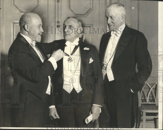 1944 Press Photo Society of Arts and Sciences honored Walter Kohler - mjx24271