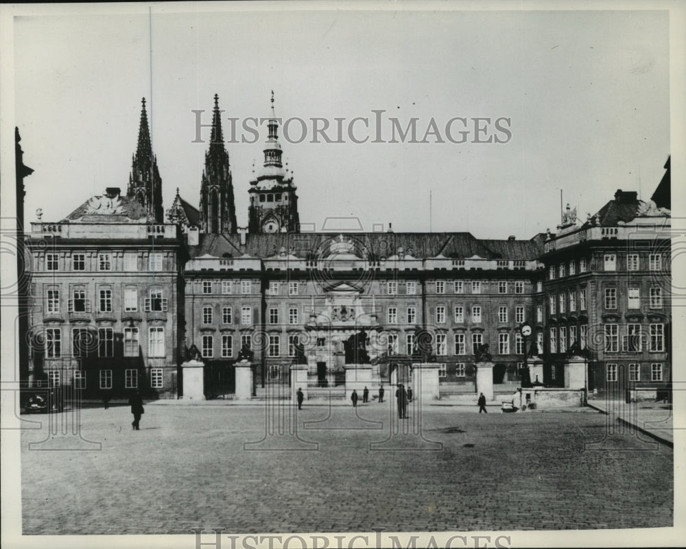 1938 Press Photo A view of the Kradzany Palace in Prague, Czechoslovakia - Historic Images