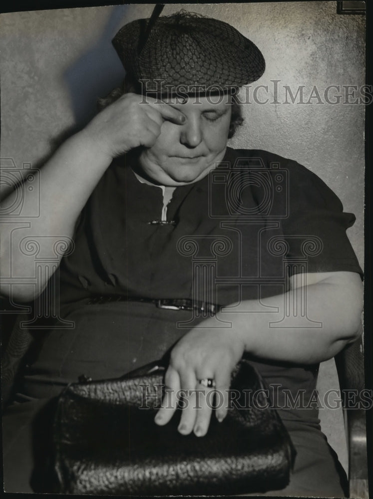 1941 Press Photo Alice Dornblaser Weeping After Murdering Her Landlady