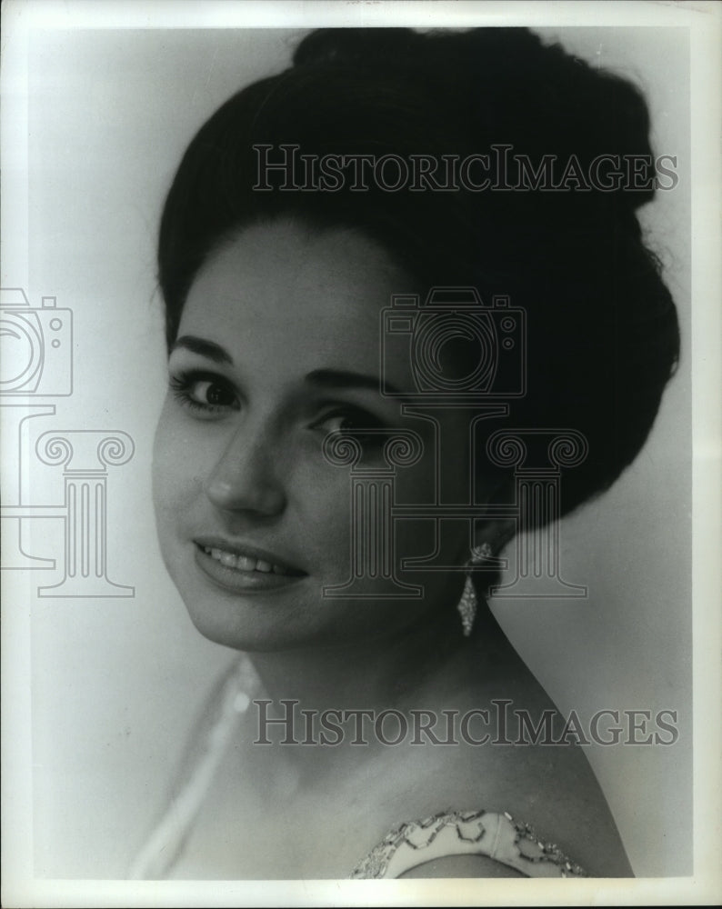 1977 Press Photo Patricia Craig, soprano opera singer - Historic Images