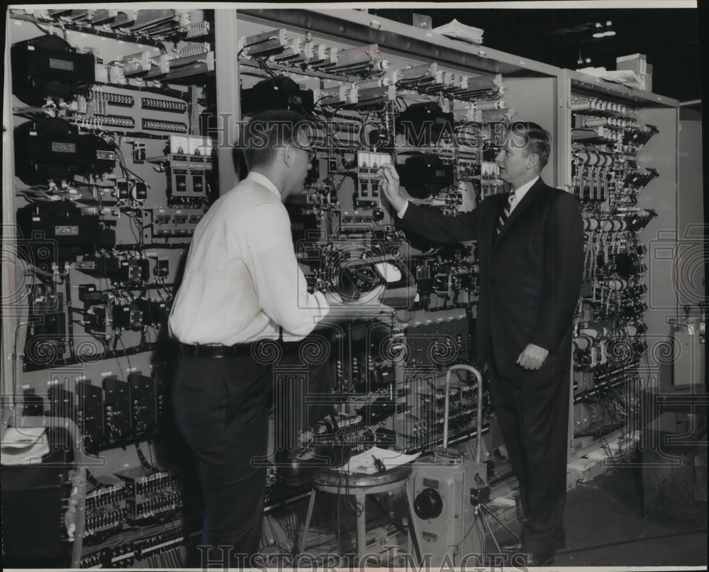 1952 Press Photo Industrial Control Equipment Manufactured by Cutler-Hammer