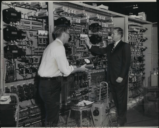 1952 Press Photo Industrial Control Equipment Manufactured by Cutler-Hammer