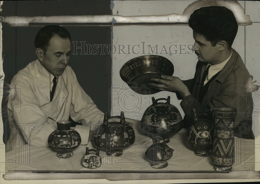 1931 Press Photo Ancient Pottery on Exhibit at Milwaukee Museum - Historic Images